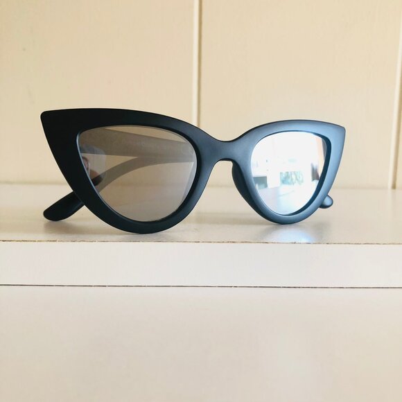 Rockabilly Cat Eye Sunglasses - Picture 2 of 14